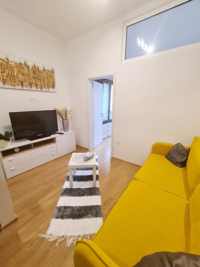 Caligula City Center Apartment Pula Exterior photo